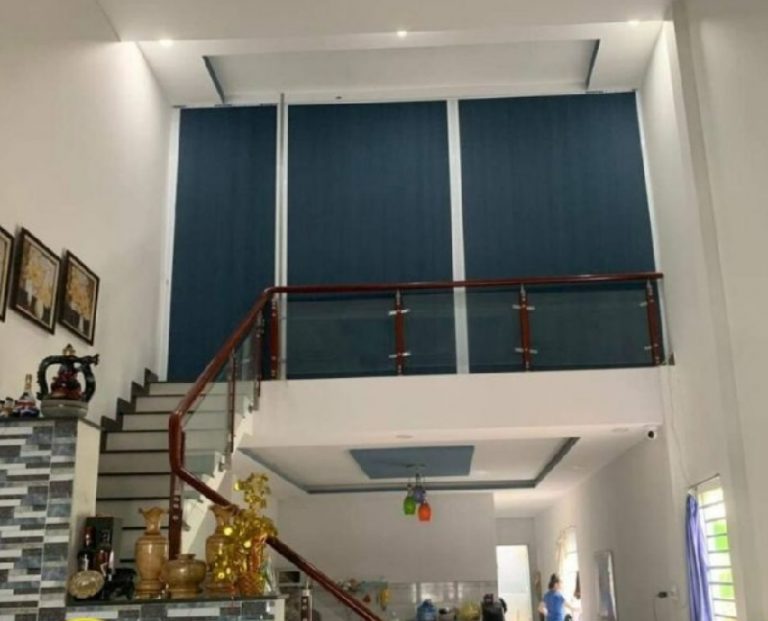Rèm Tổ Ong Ngăn Lạnh Cho Gác Lửng