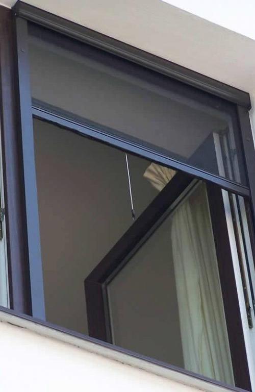 Cửa Lưới Chống Muỗi Tự Cuốn Cao Cấp